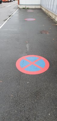 MeltMark Parkeringsförbud/ Stoppförbud kombinerad dia. 100 cm blå/röd